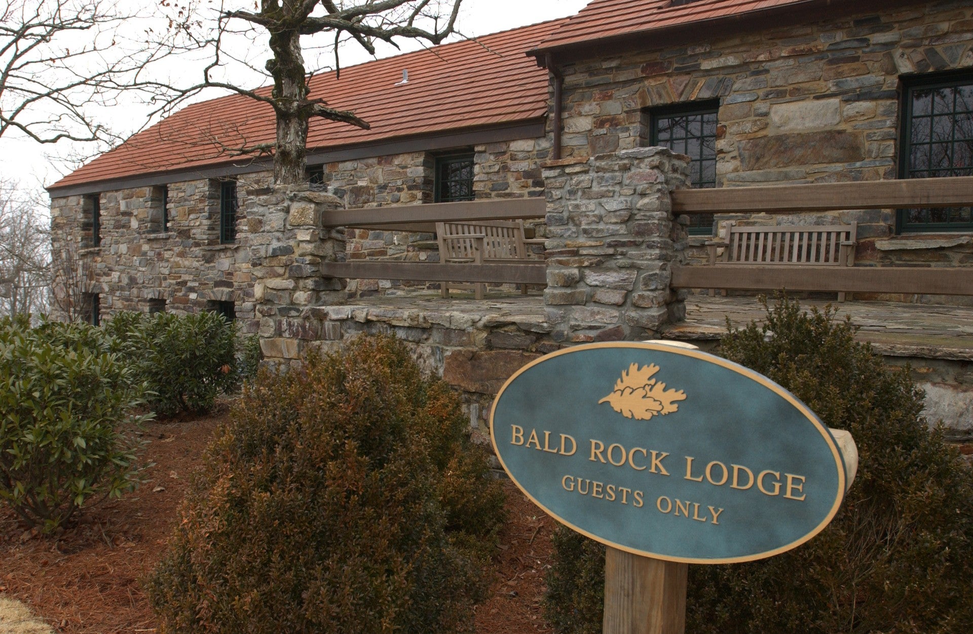 At Cheaha State Park, Guest Services Inc. will manage operations at Bald Rock Lodge and assist Alabama State Parks with preparations for the opening of the park’s new lodge.
